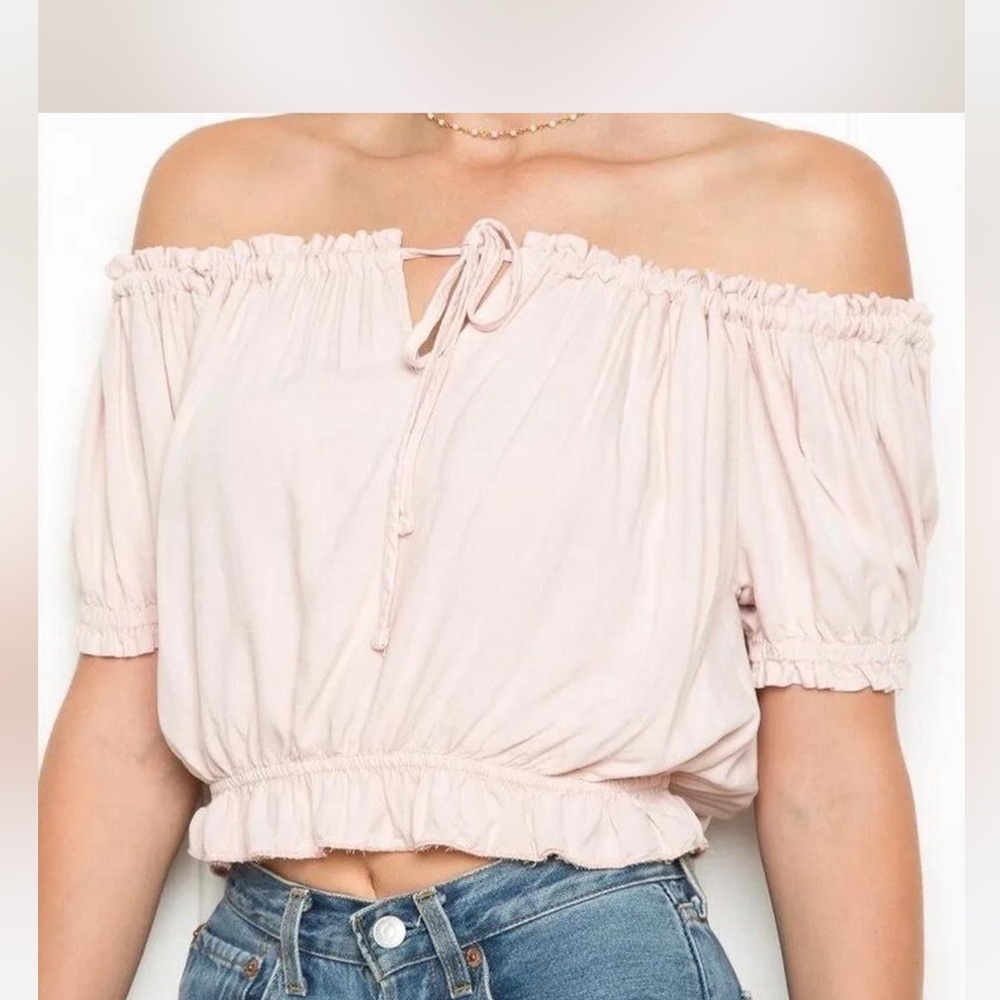 Brandy Melville blush off shoulder crop top